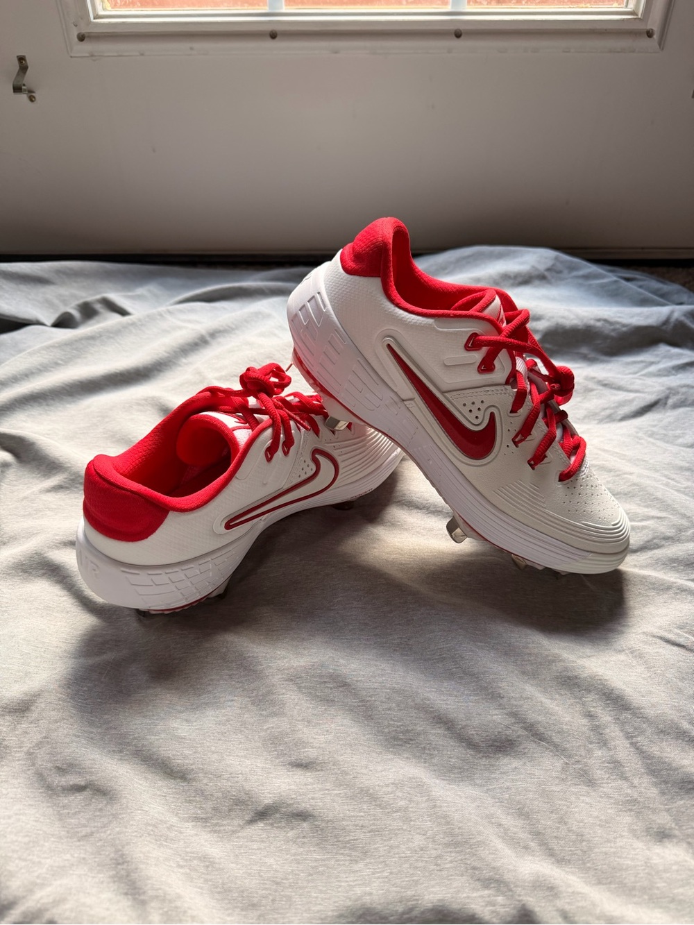 Nike Kids' White & Red Baseball Cleats
